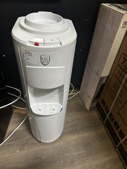 Glacier Bay water dispenser