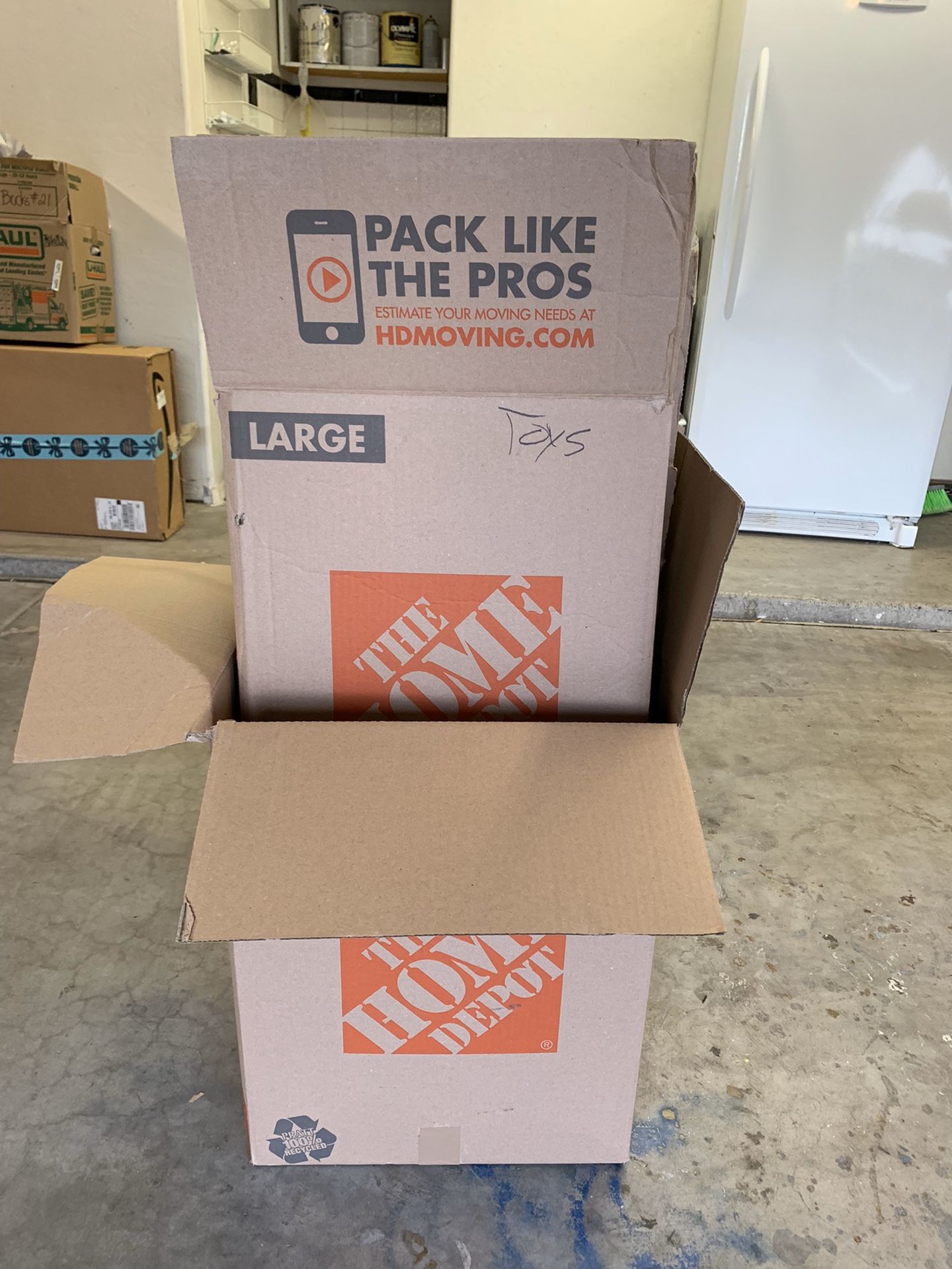 SALESet of Home Depot Uhaul moving boxes includes wardrobe box and