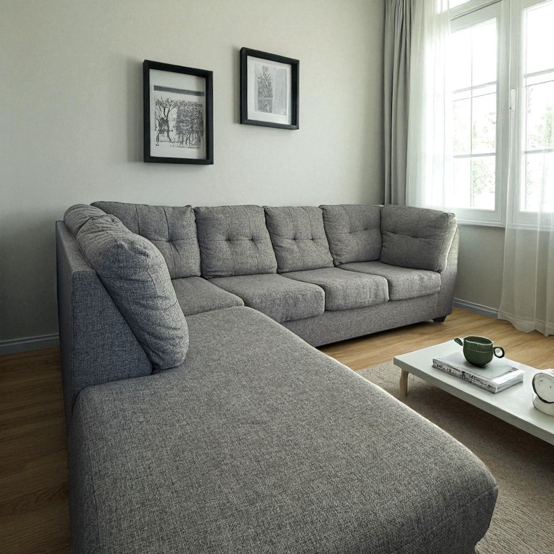 BEAUTIFUL SECTIONAL COUCH