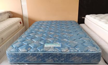 Queen Size Mattress (Colchon Queen Size)