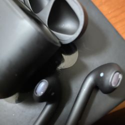 EARBUDS BLACK MATTE SILICONED LUXURIOUS WIRELESS NEVER HAS BEEN USED 