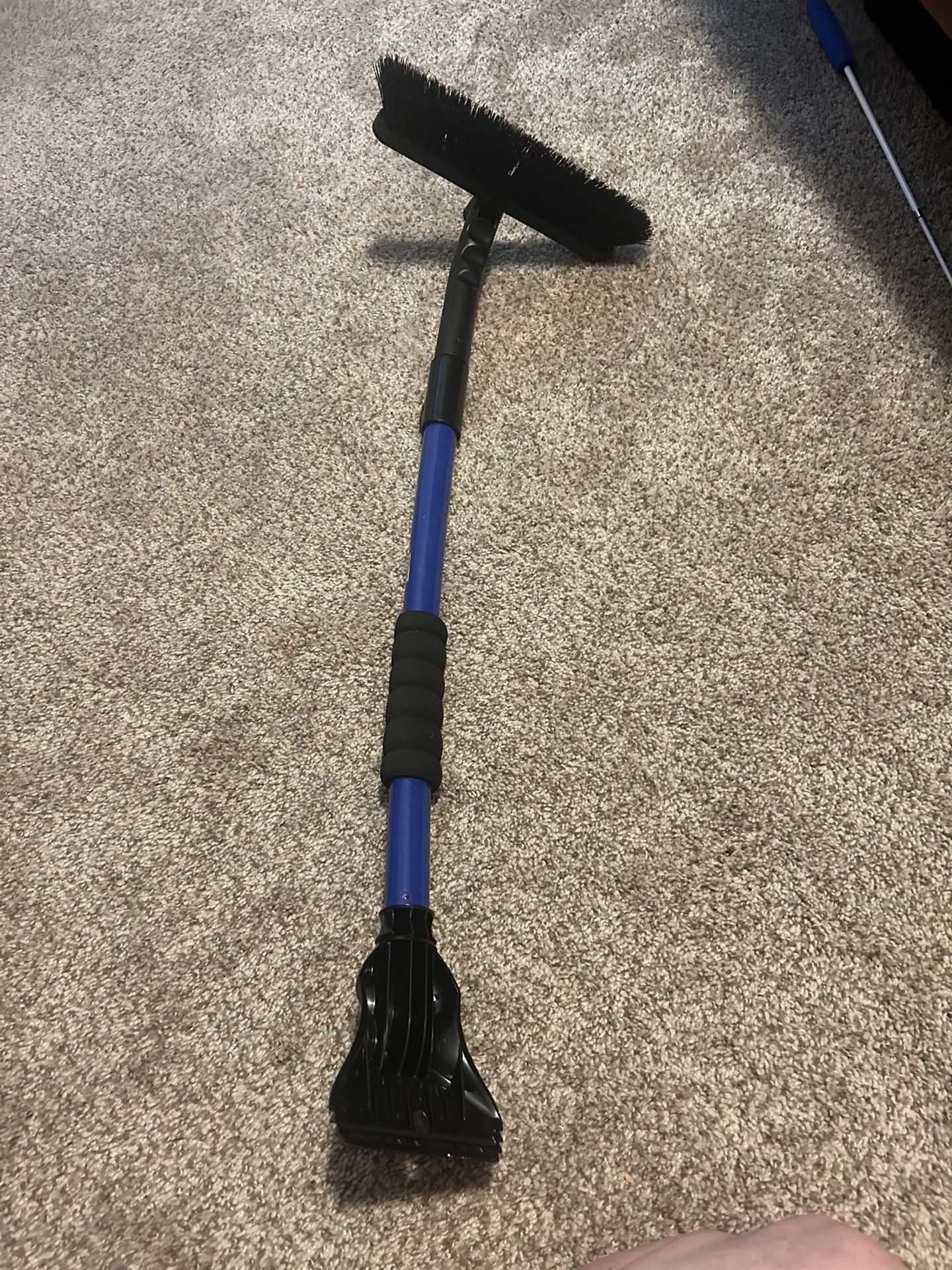 Extendable Snow Scraper/Brush