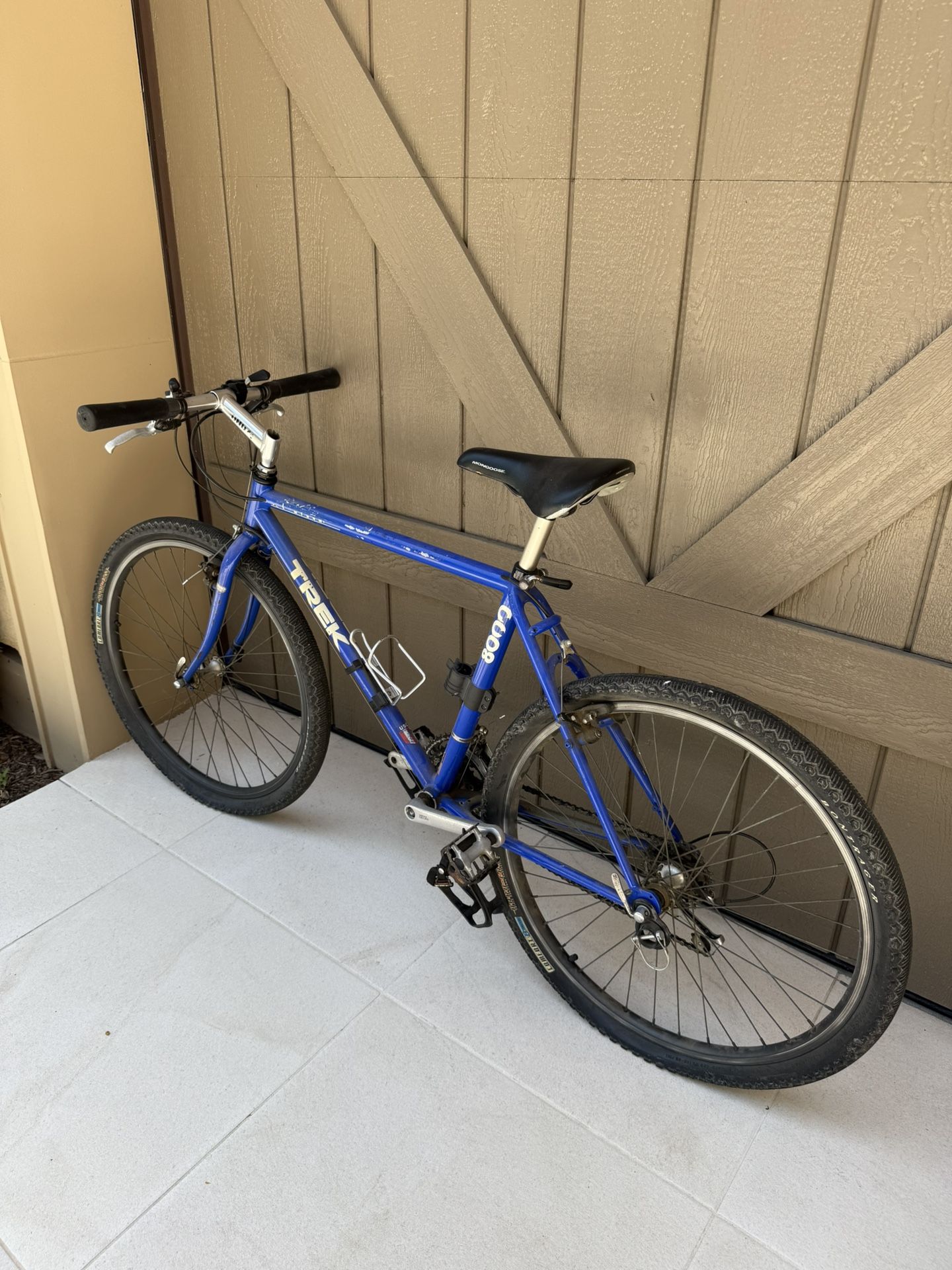 Vintage Trek 8000 Aluminum Mountain Bike