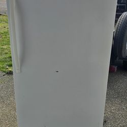 Fisherbrand All Fridge Size 32w 27d 65h) I Can Help You With Free Delivery Within 10 Miles Distance 