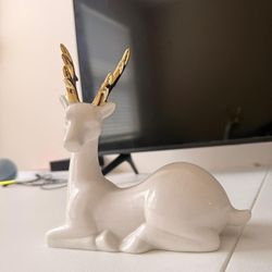 MOVE-OUT SALE: Modern Ceramic Antler Deer Decor