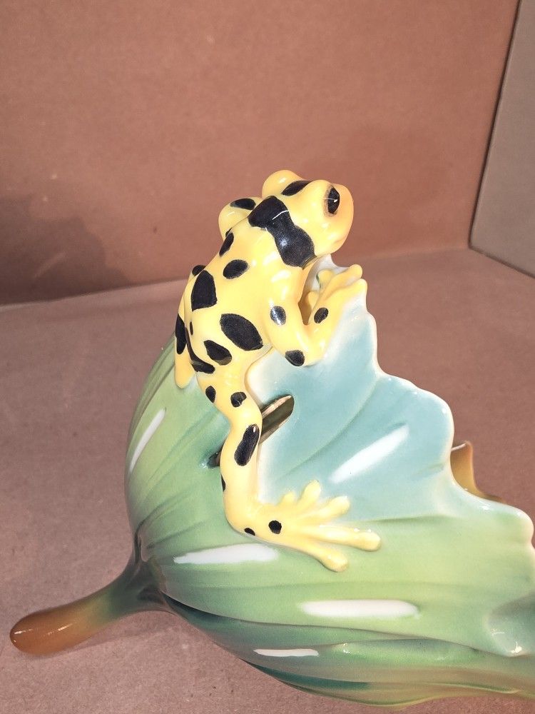 Vintage Franz Porcelain Frog On Green Leaf Bowl