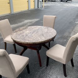 Kitchen Table And 4 Chairs