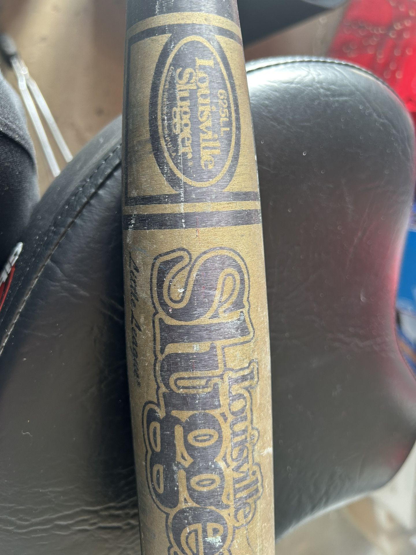 Louisville Slugger 2 1/4 “ Barrel 29”. Baseball Bat 