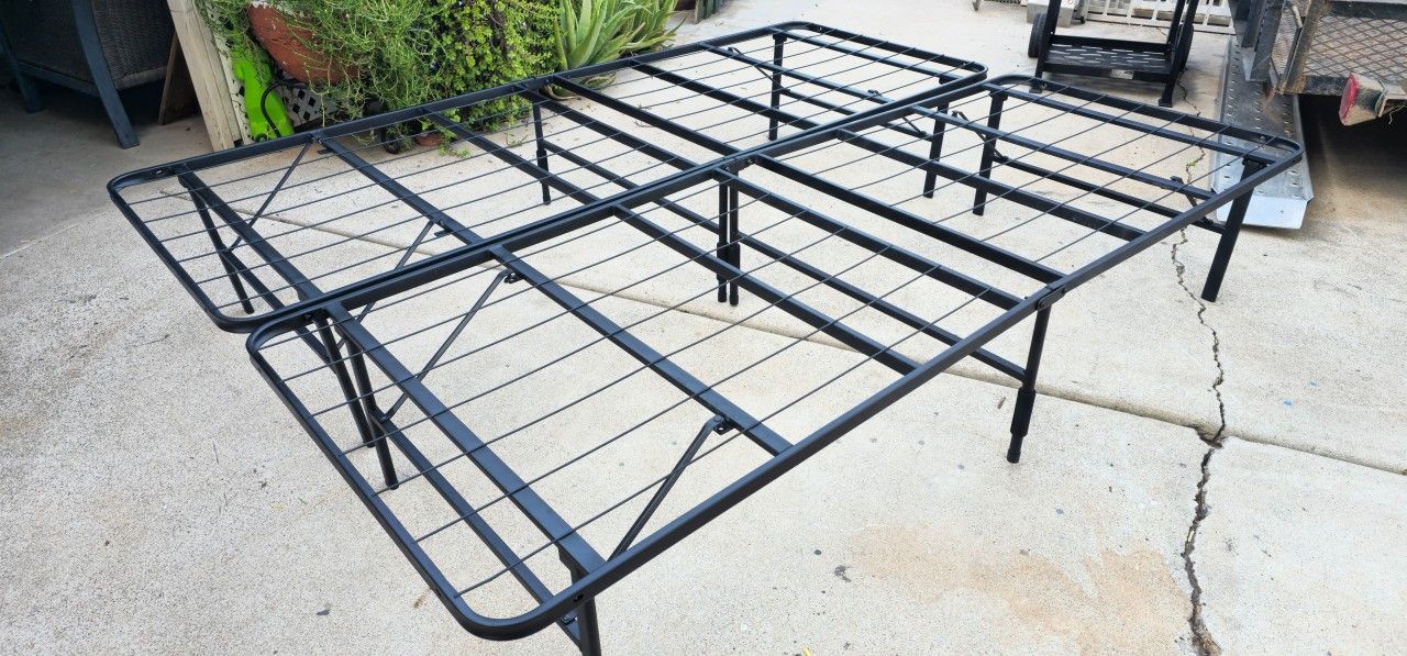 ** Queen Platform Bed Frame **