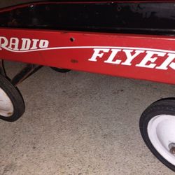 Radio Flyer Wagon Traveler Red Wagon