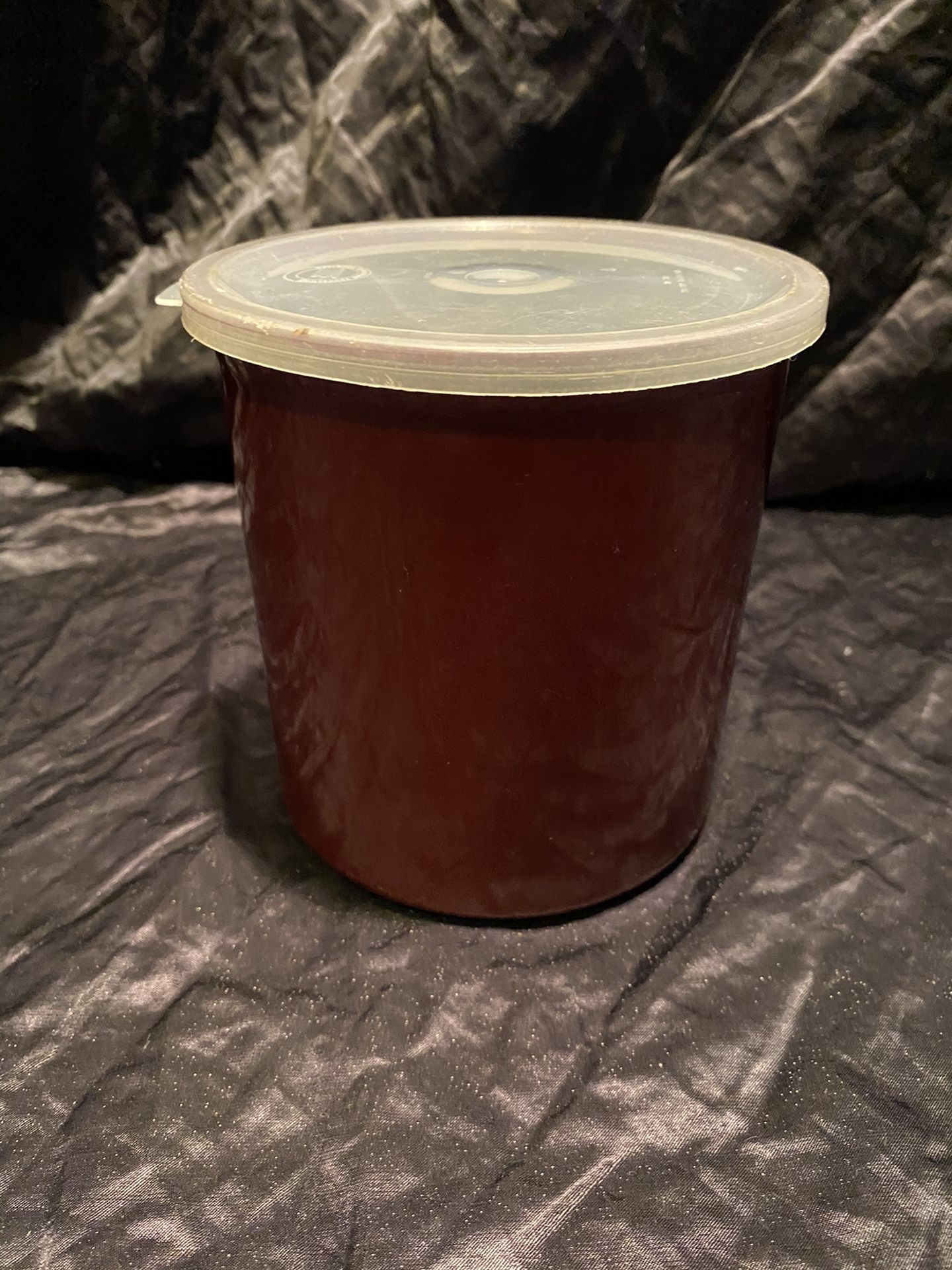Cambro Crock With Lid Reddish Brown 2.7 qt. Food Container Food Storage
