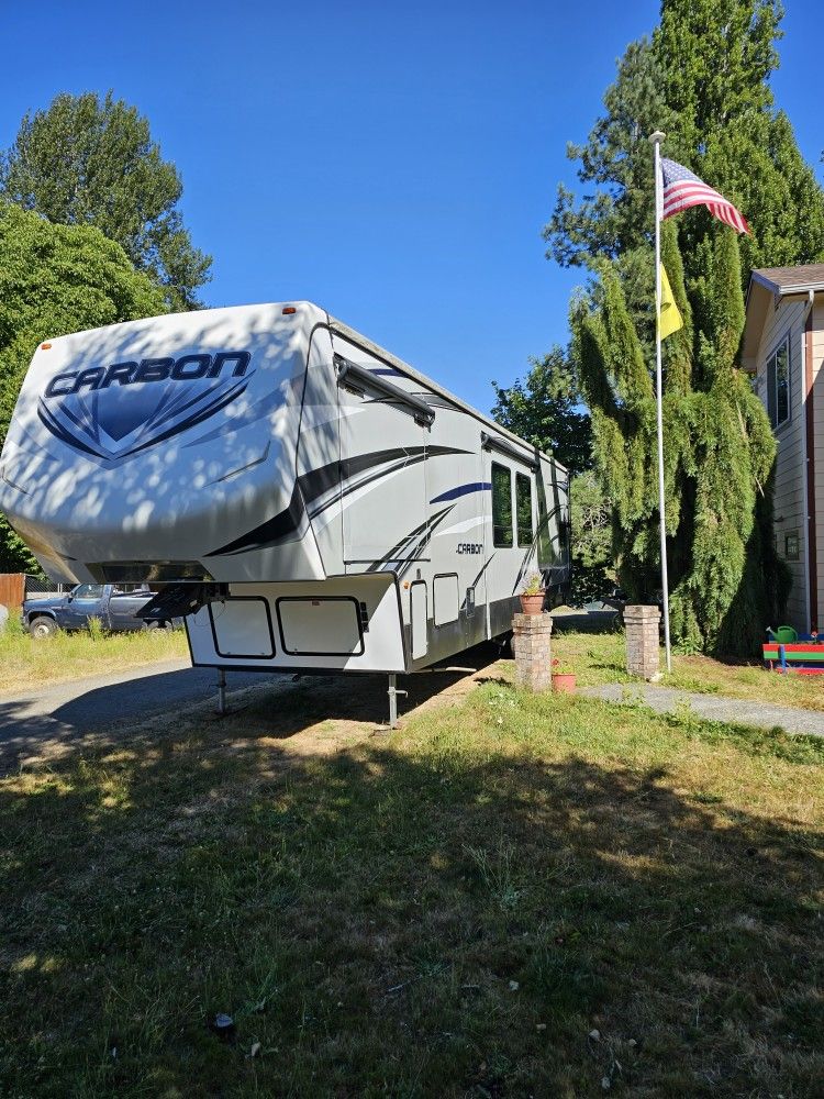 2015 Keystone Carbon toy hauler