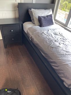 Twin Bed w/ 2 large under bed storage drawers
