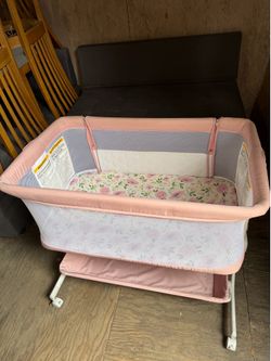 Baby bassinet $30