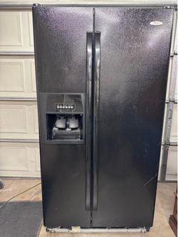 Whirlpool 26cu ft Fridge/  Freezer.  SxS Refrigerator.