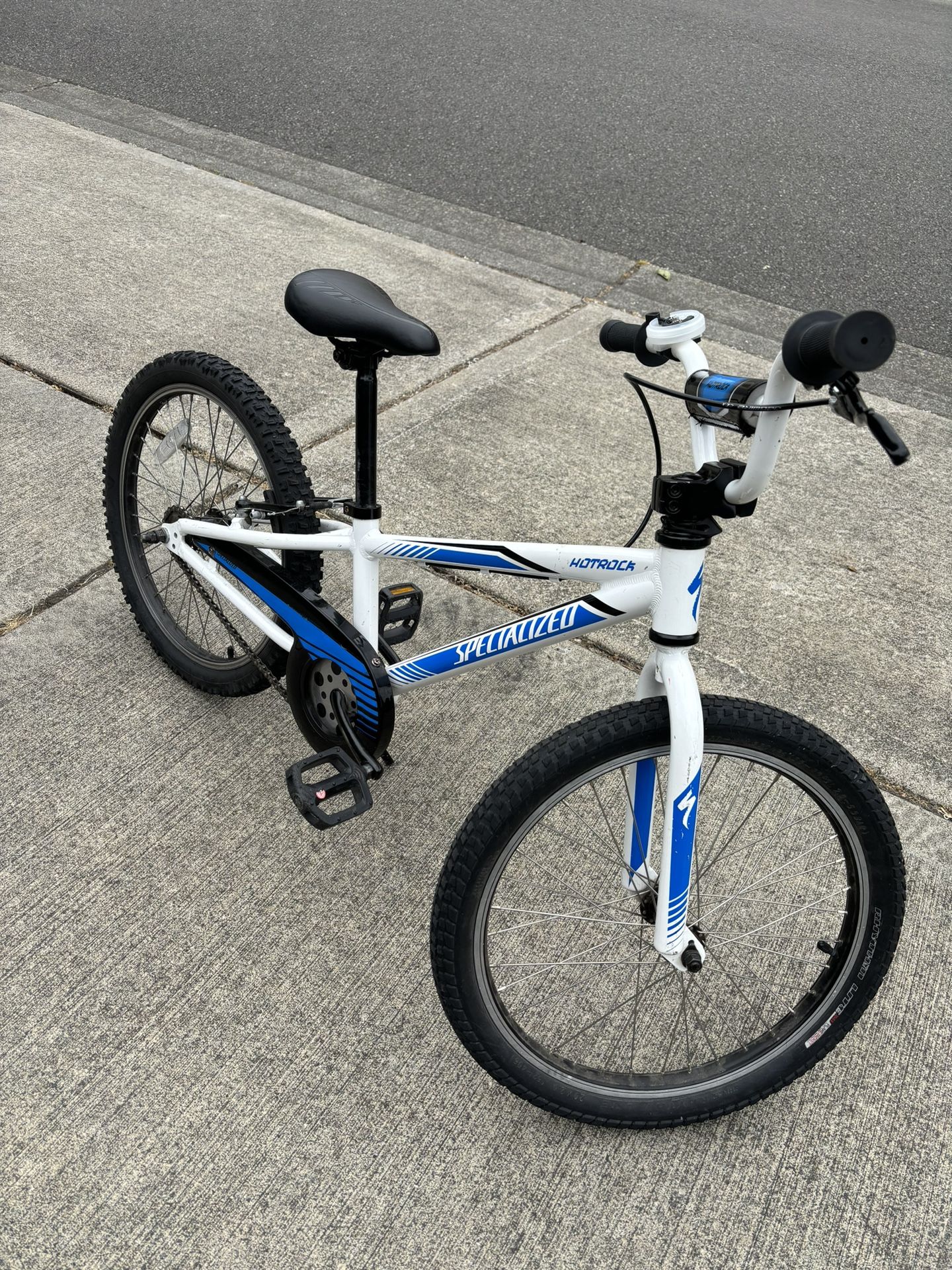 Specialized Hotrock Kid Bike 20”
