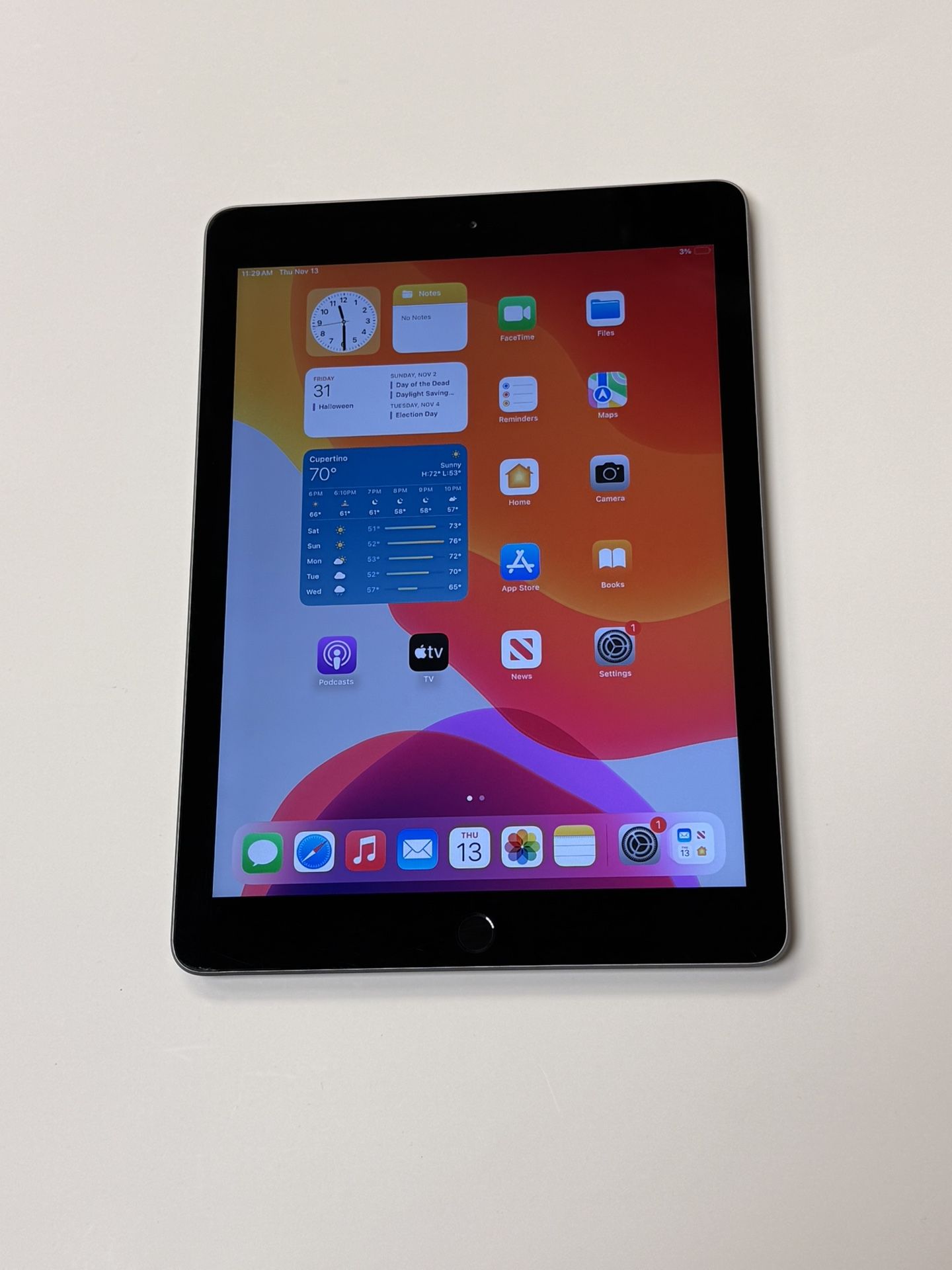 Apple iPad 6 6th Generation  9.7” 32GB Wi-Fi Tablet Space Gray