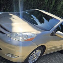 Toyota Sienna Limited 