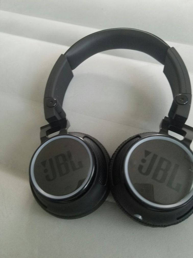 Jbl s400 wireless touch screen headphones