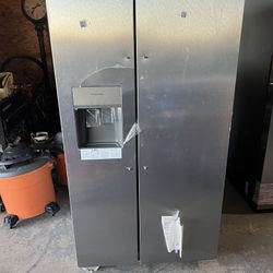 New Frigidaire Refrigerator 