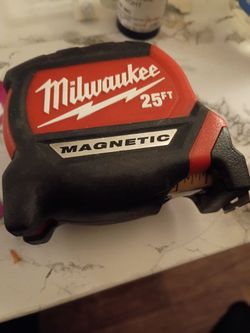 Milwaukee measuring tape