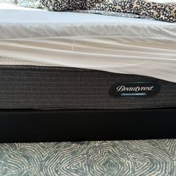 Queen mattress And Spring Box