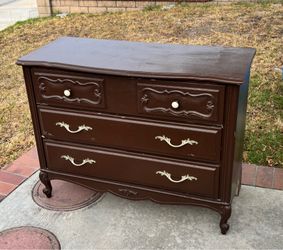 Dresser