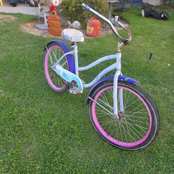 24 Huffy Crusier bike ** As-is