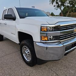 2018 Chevy Silverado 2500hd 4x4  Short Bed