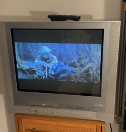 Toshiba 24” CRT TV VCR VHS/DVD Combo Model MW24FN1 Retro Gaming Television