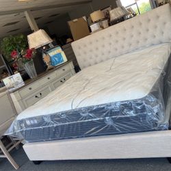 Cama Cal King Con Tocador