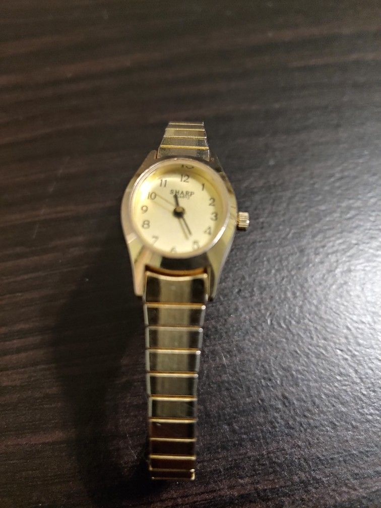 Sharp quartz online watch