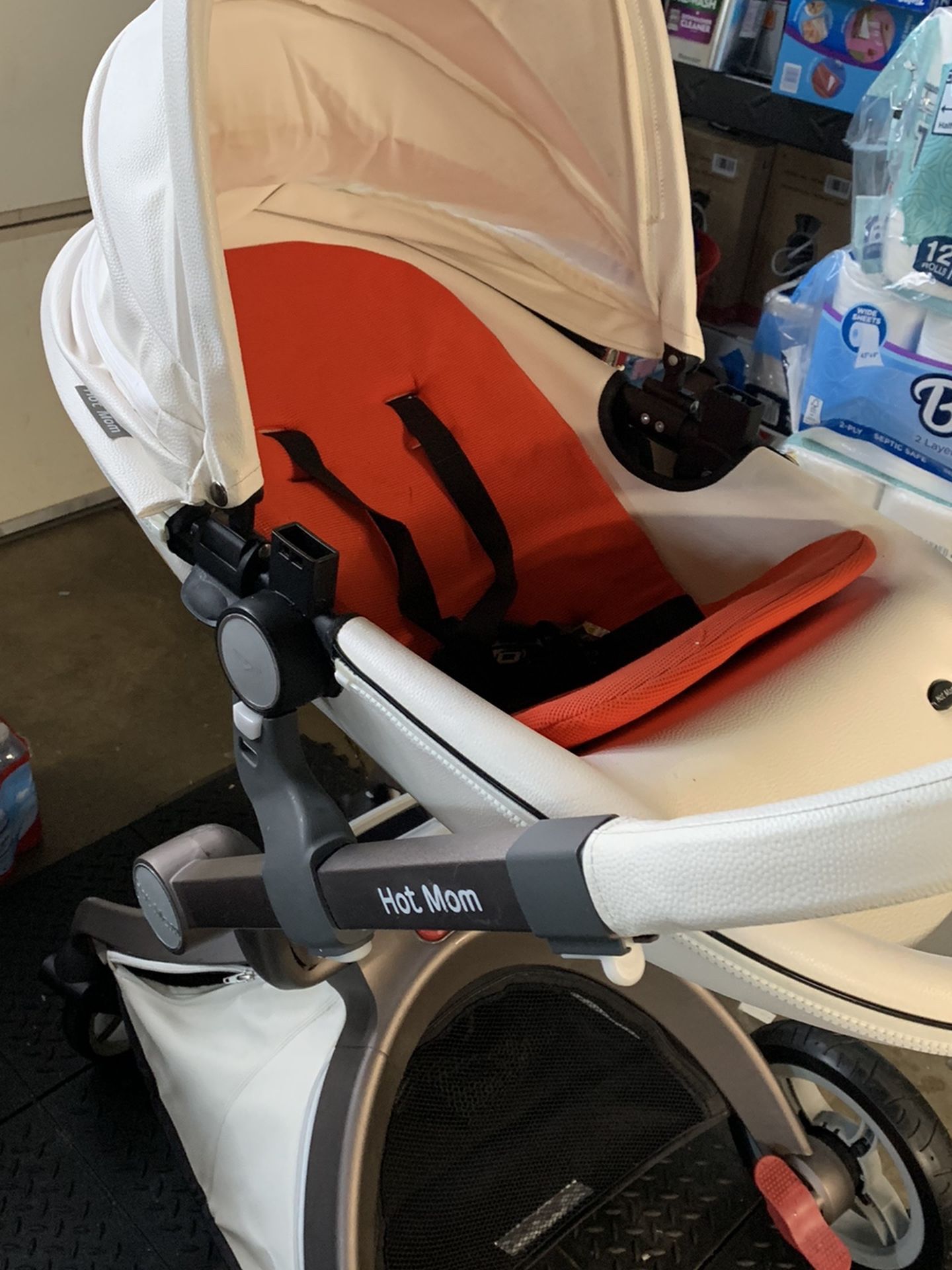 Hot Mom Stroller, Used And Good Condition
