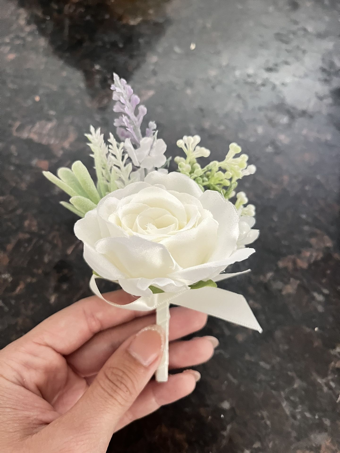 80 Boutonnières in blue and white