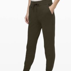 Lululemon Olive Green Warm Down Jogger 28” Size 4 Women’s