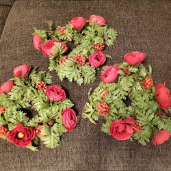 Set Of 3 Vintage Plastic Red Roses Flower Rings/Wreaths
