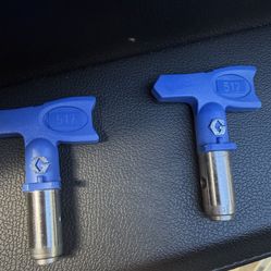 2 Graco Blue 517 Reversible Tips