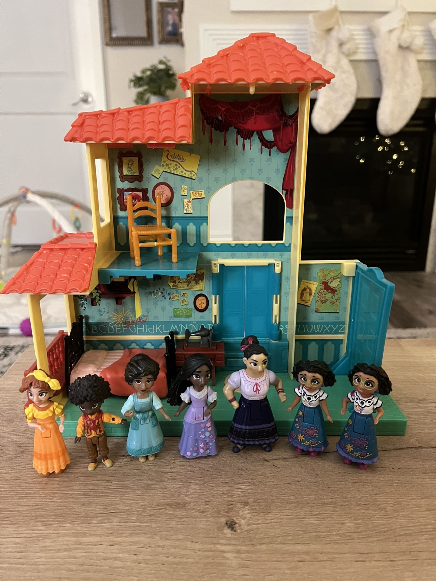 Encanto Casita Play House And Characters