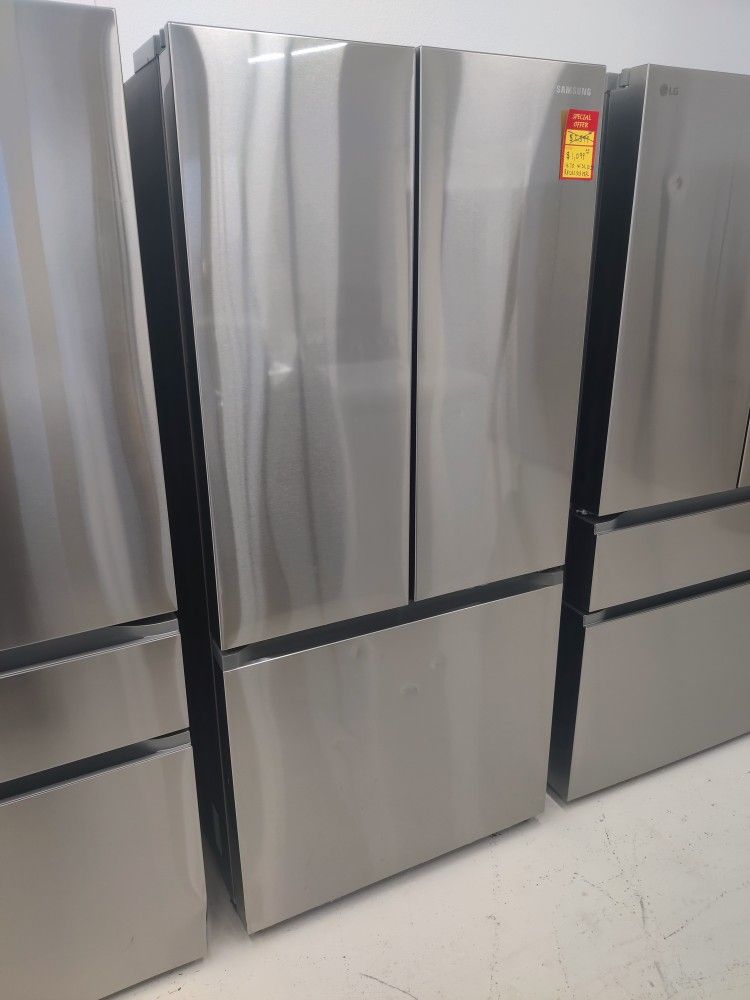 New Samsung
24.5 cu. ft. Standard Depth 3-Door French Door Smart Refrigerator in Stainless Steel wit