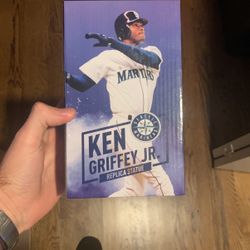 Ken Griffey Jr Mariners Statue 