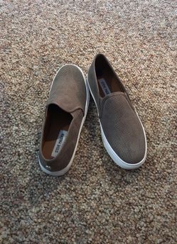 LADIES NEW SIZE 8.5 STEVE MADDEN GRAY FLATS