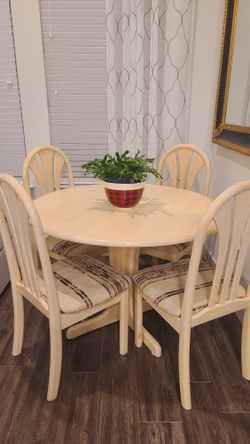 Round Dinner Table Solid Wood