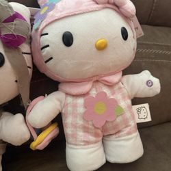 HELLO KITTY GREETERS