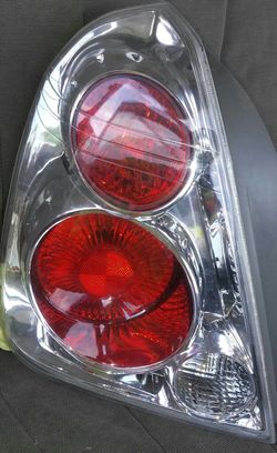 Luses traseras para nissan 2005