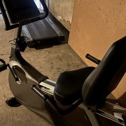 Selling This Vision Fitness recumbent bikes