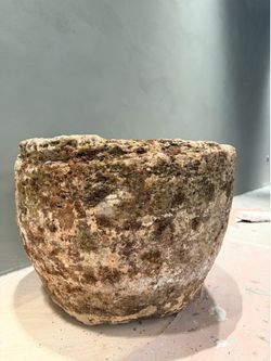 Vintage Limestone Planter - Small Round