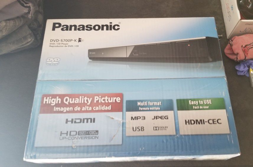 Panasonic DVD S700P-K DVD CD Player NEW.