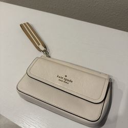 White Kate Spade Wristlet 