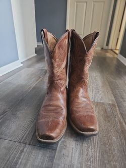 Men's Ariat cowboy boots