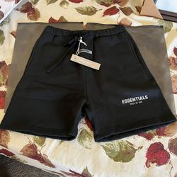 FEAR OF GOD ESSENTIALS Black Shorts 
